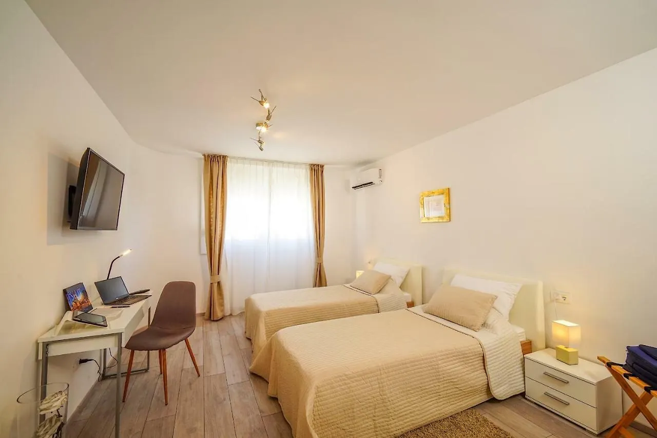 Stay In Split